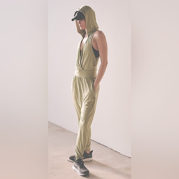 NWOT Free People, Second Chance Onesie, XS in Bamboo - Picture 2 of 13